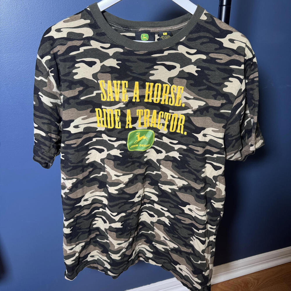 John Deere “Save a Horse Ride a Tractor” Camo T-Shirt Large - Picture 3 of 7